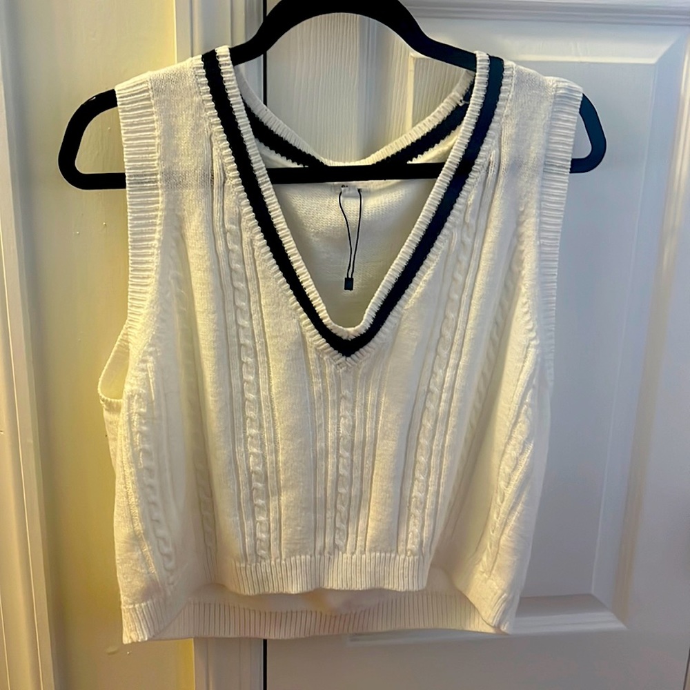 Cute sweater vest.